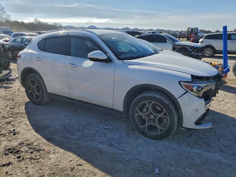 2020 Alfa Romeo Stelvio