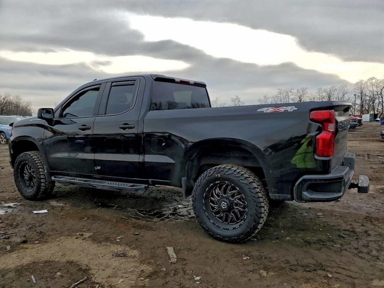 2022 Chevrolet Silverado K1500 Custom