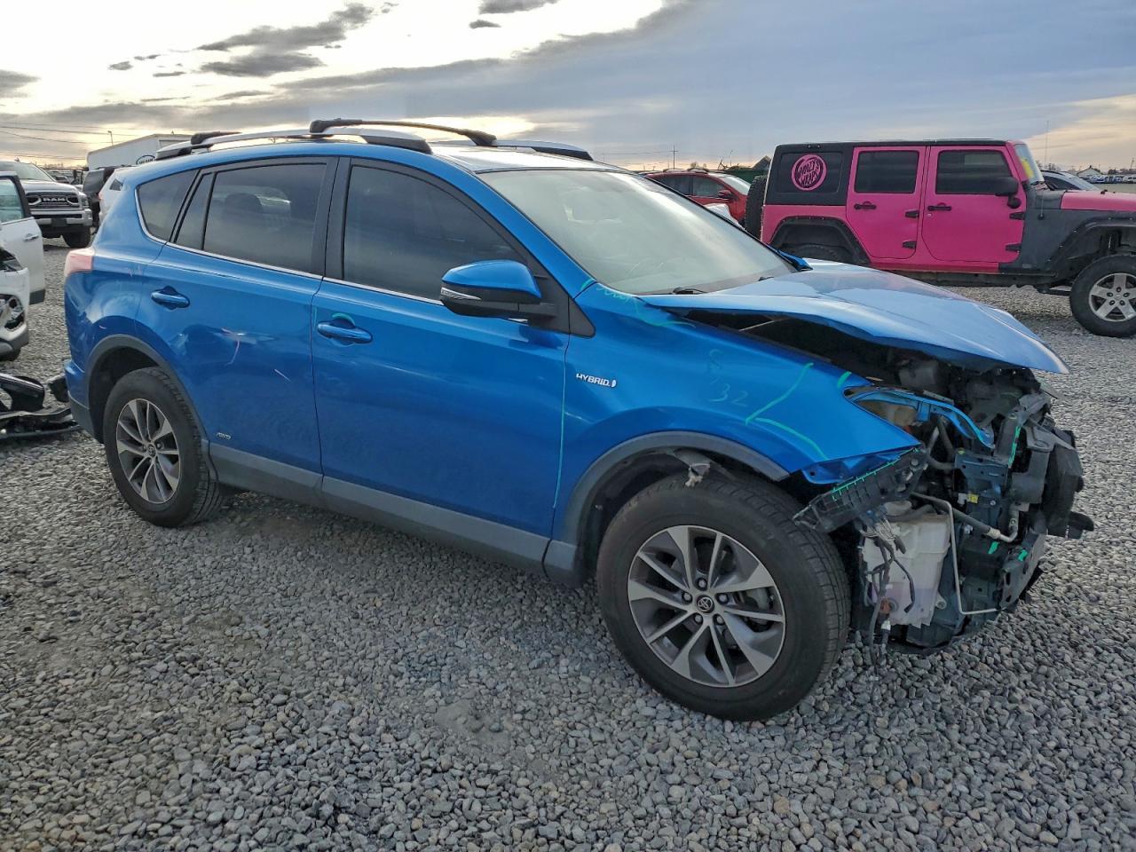 2016 Toyota Rav4 hv xle