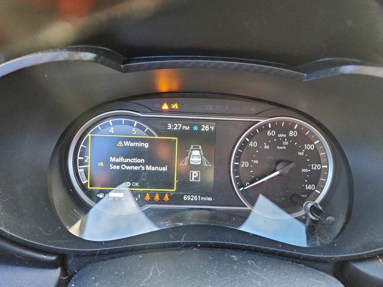 2022 Nissan Versa sr