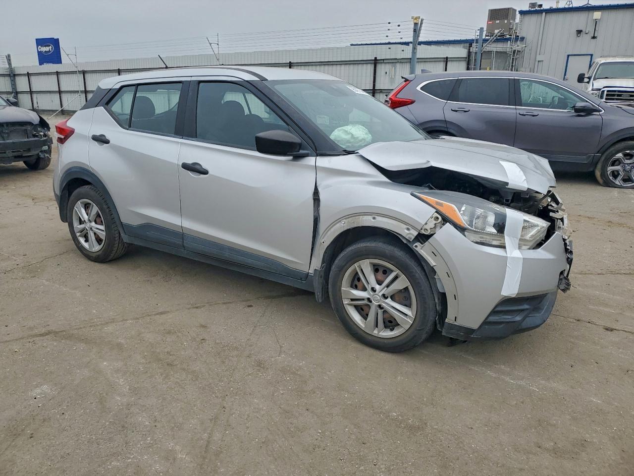 2020 Nissan Kicks s