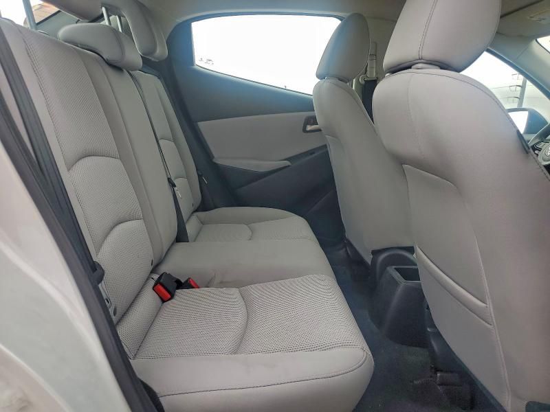 2020 Toyota Yaris le