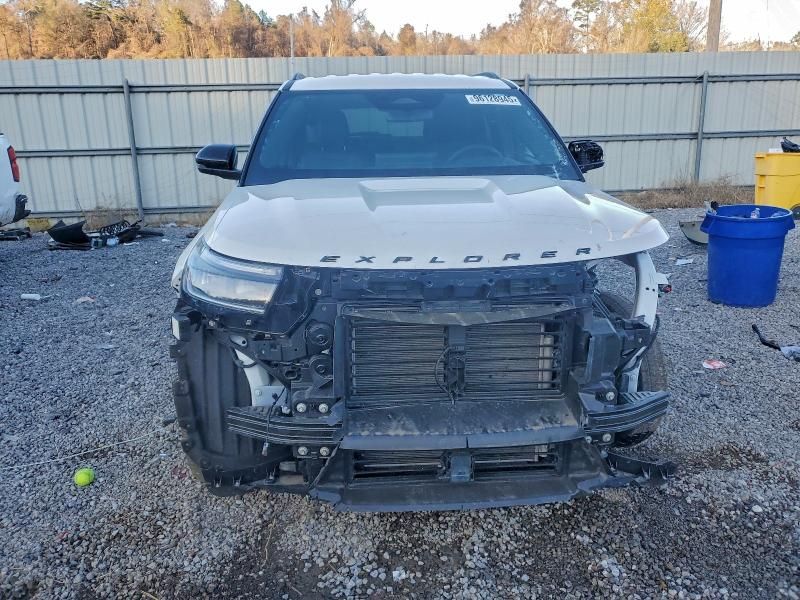 2025 Ford Explorer St-line