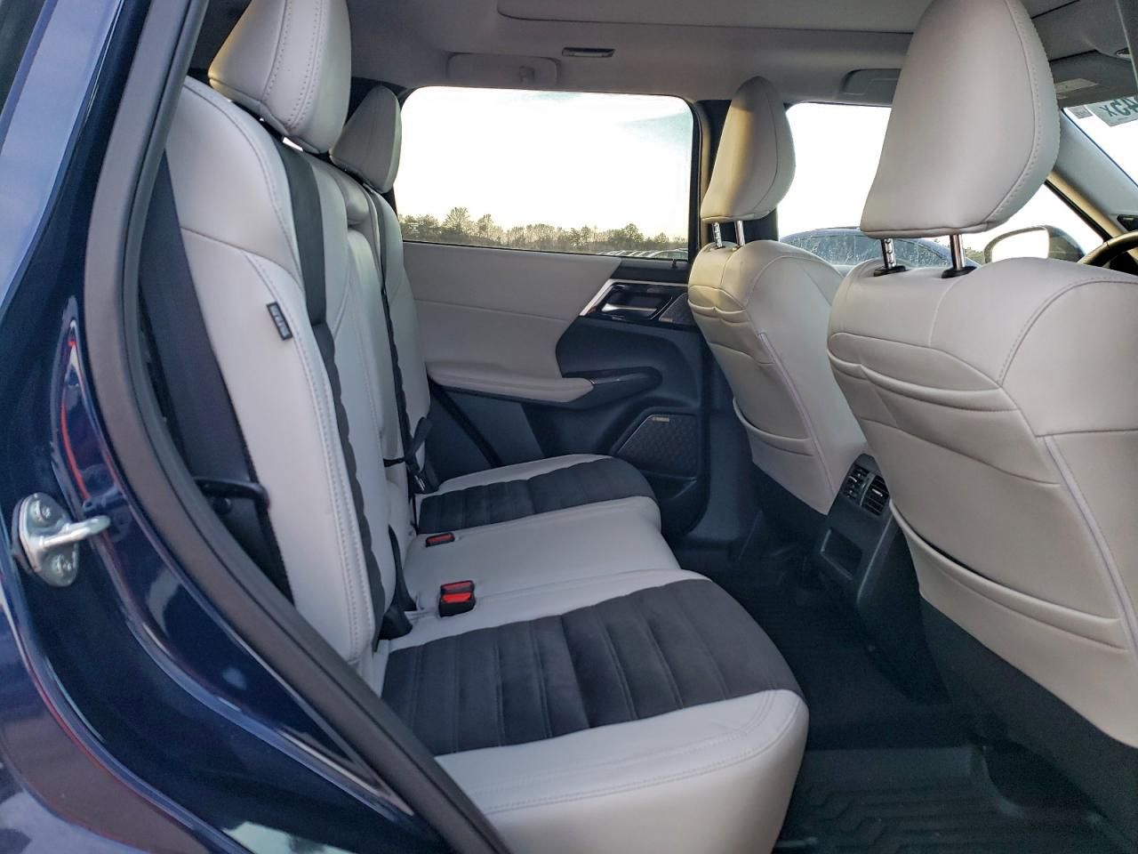 2025 Mitsubishi Outlander se