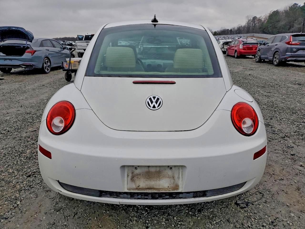 2010 Volkswagen New Beetle
