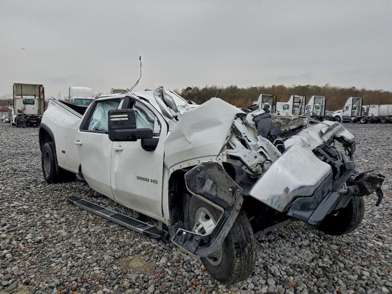 2022 Chev Silverado K3500 LT