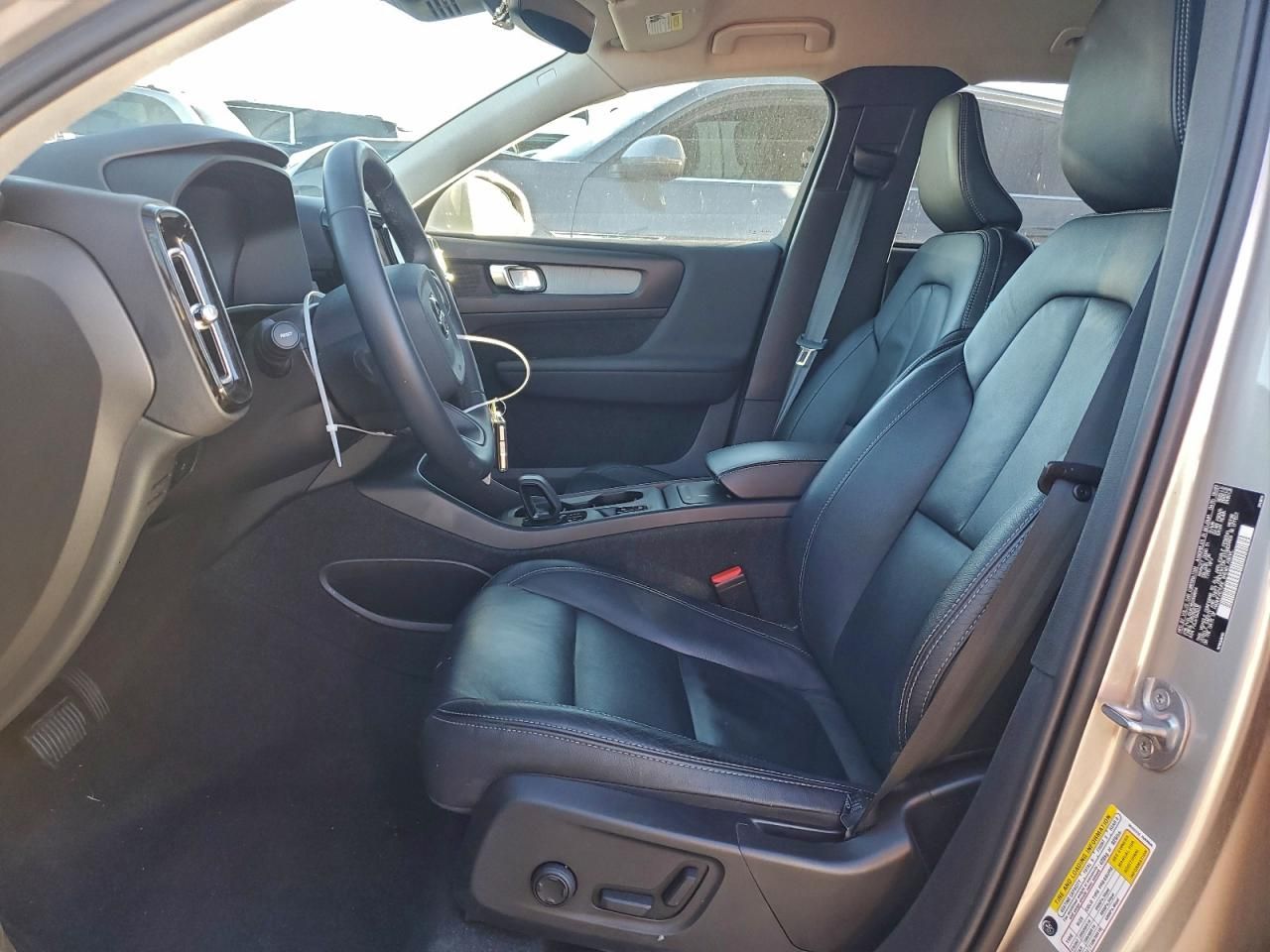 2024 Volvo Xc40 Core