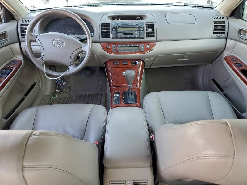 2005 Toyota Camry le