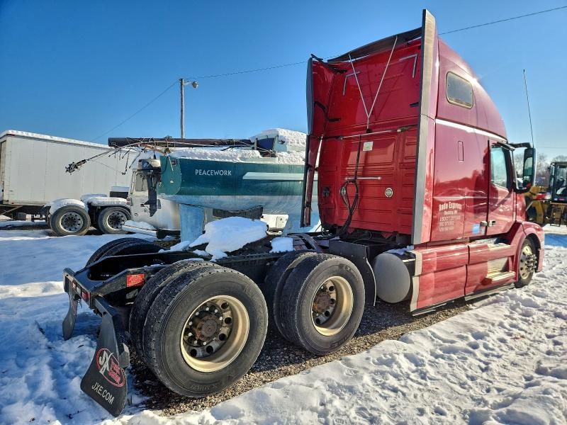 2016 Volvo VNL Semi Truck