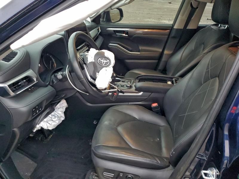 2021 Toyota Highlander Platinum