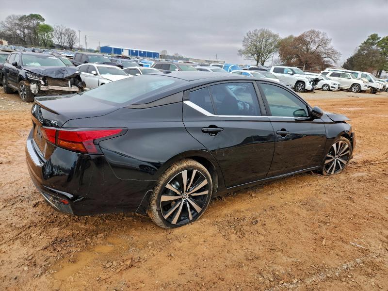 2020 Nissan Altima sr