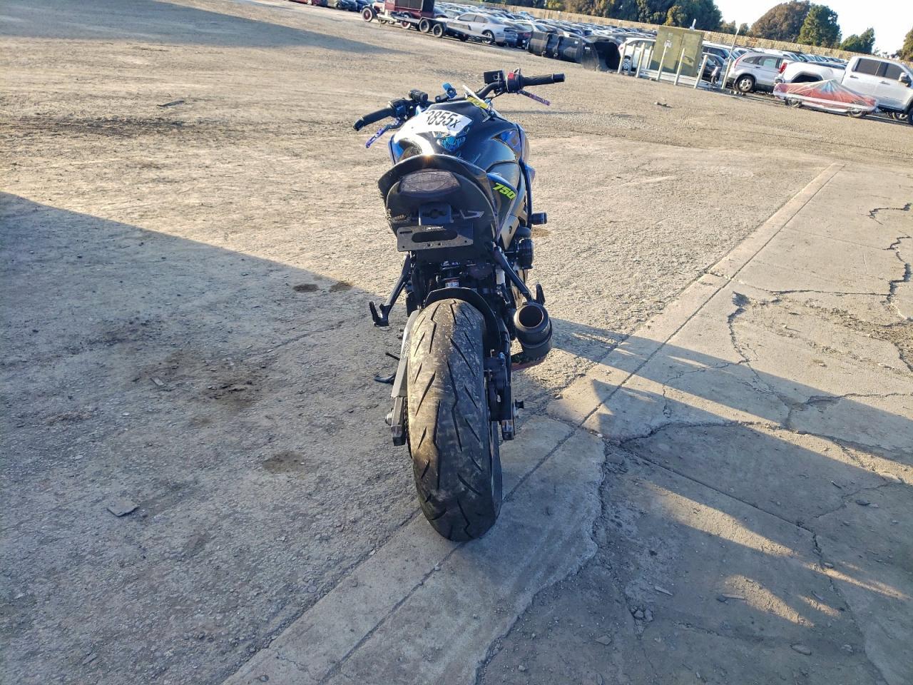2022 Suzuki GSX-S750 M
