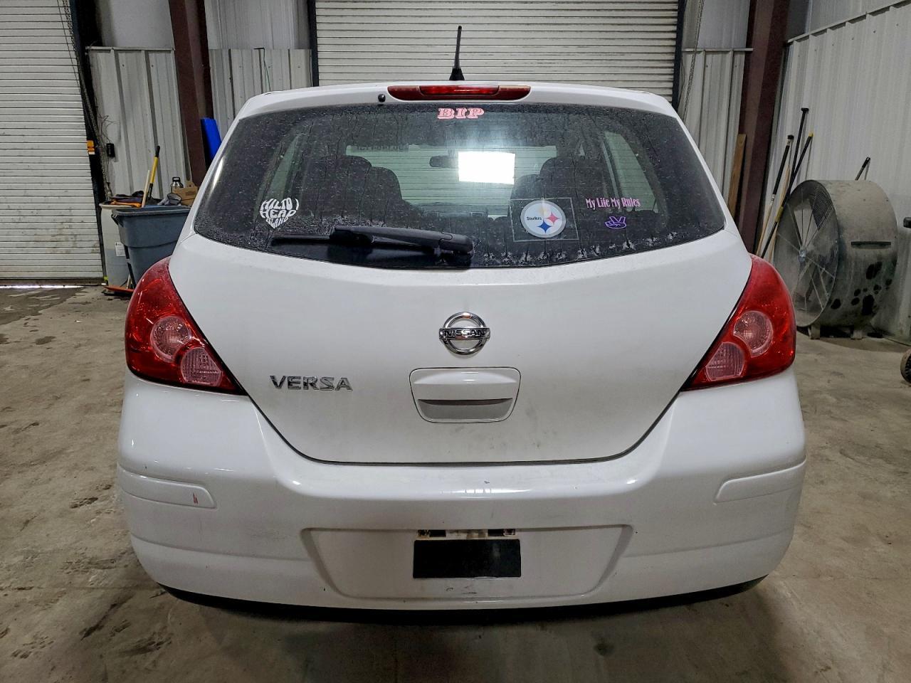 2012 Niss Versa 1.8 s