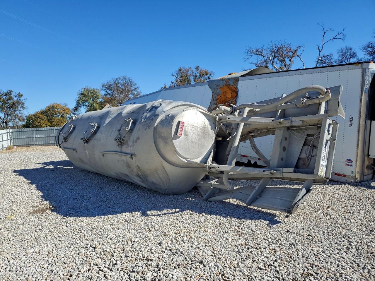 2015 Heil Pneumatic DRY Bulk Trailer