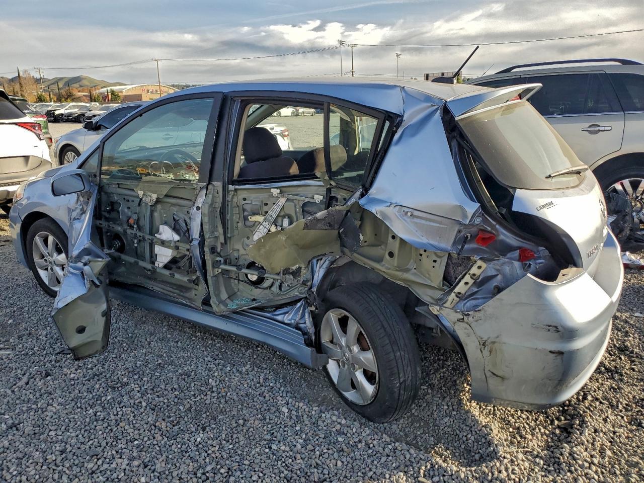 2011 Nissan Versa s