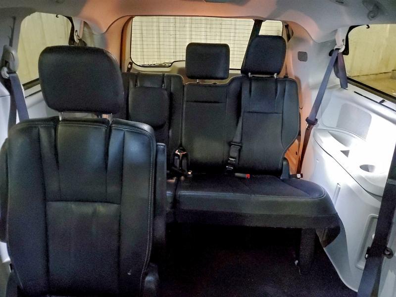 2016 Chrysler Town & Country Touring l