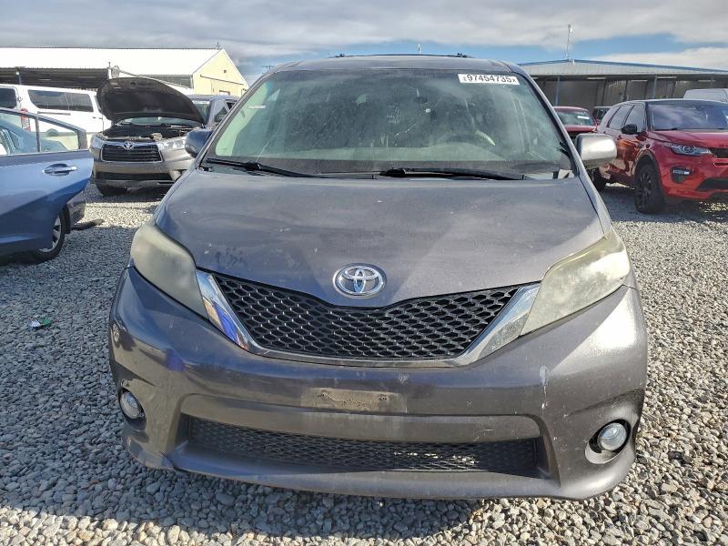 2011 Toyota Sienna Sport
