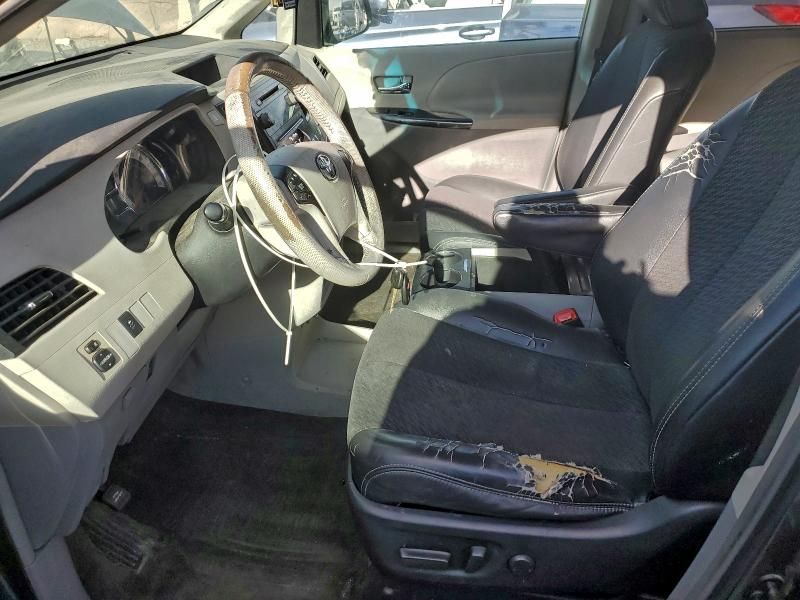 2011 Toyota Sienna Sport