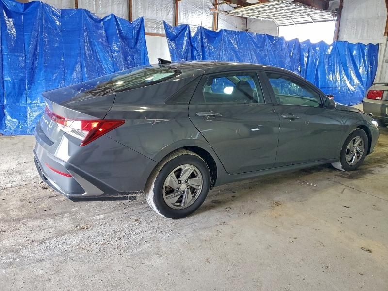 2024 Hyundai Elantra se