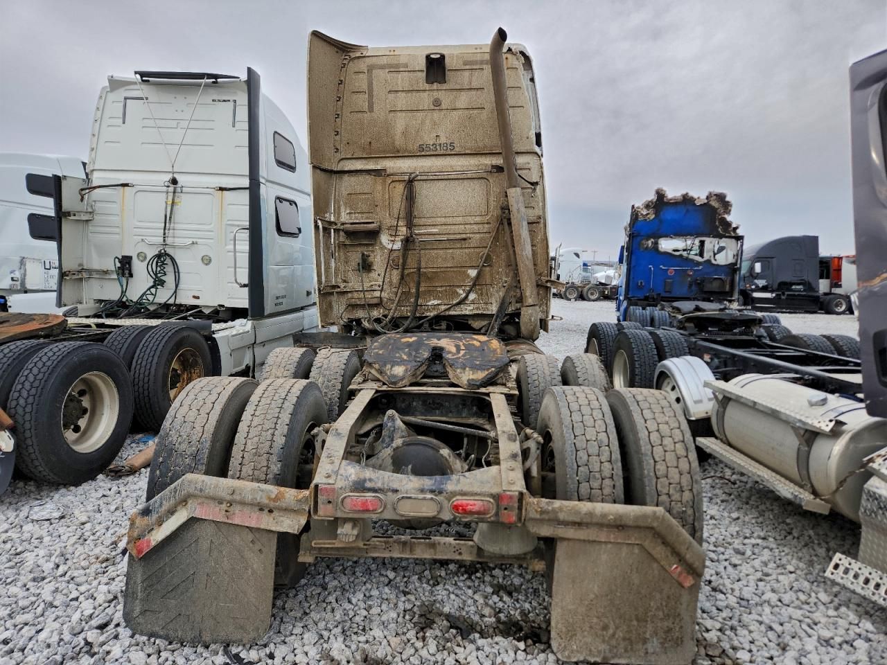 2013 Volvo Vnl Semi Truck