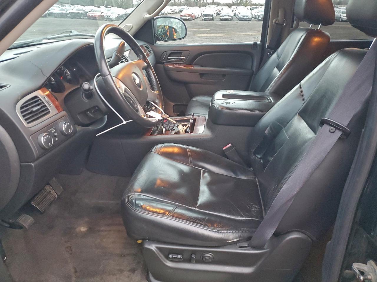 2011 Chevrolet Suburban K1500 ltz