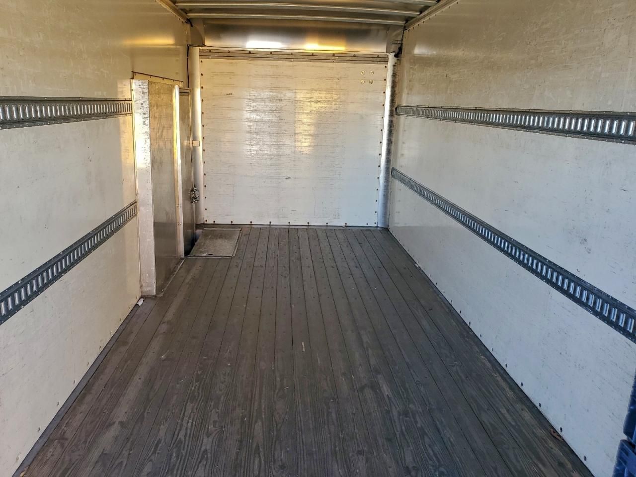 2020 Supreme 2020 Isuzu NPR HD BOX Truck