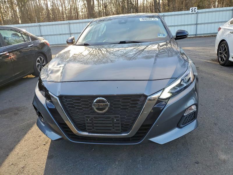 2020 Nissan Altima sr