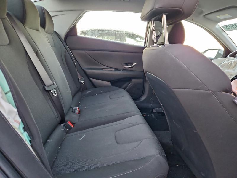 2025 Hyundai Elantra se