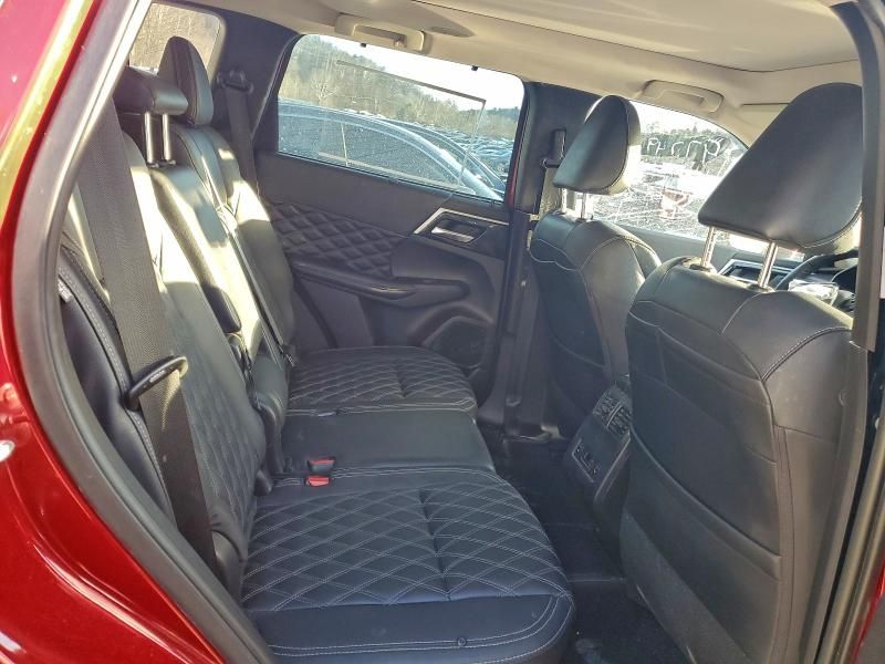 2023 Mitsubishi Outlander sel