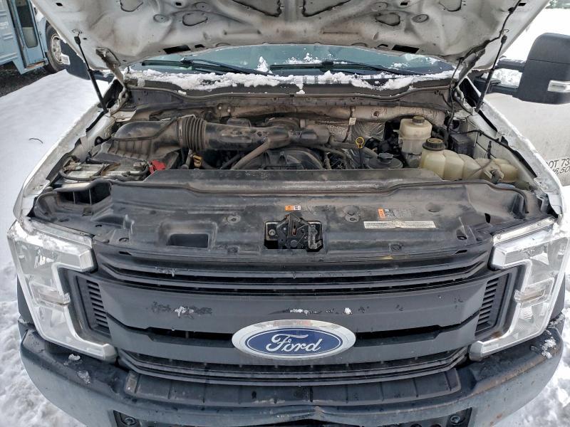 2019 Ford F450 Super Duty BOX Truck