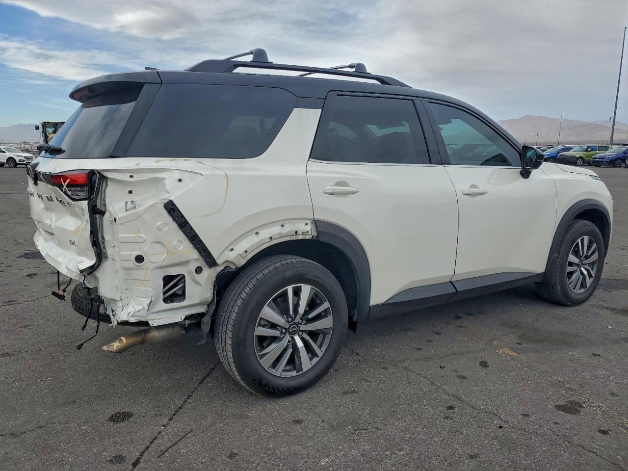 2024 Nissan Pathfinder sl