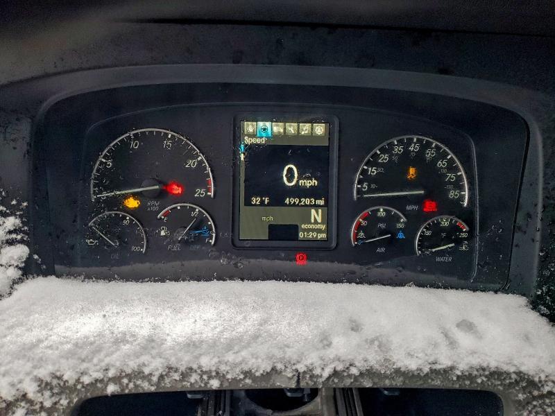 2021 Freightliner Cascadia 126