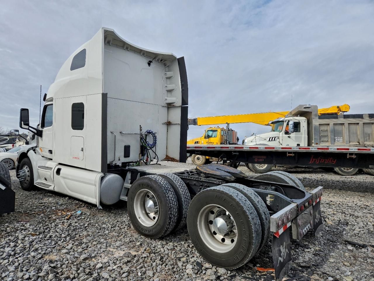 2022 Peterbilt 579 Semi Truck