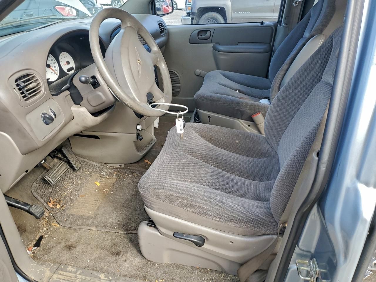 2002 Chrysler Voyager