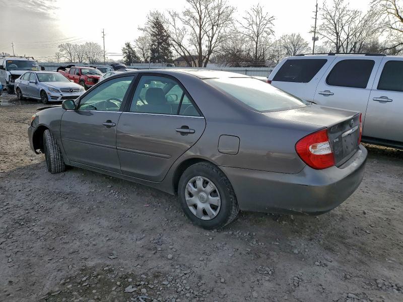 2004 Toyota Camry le