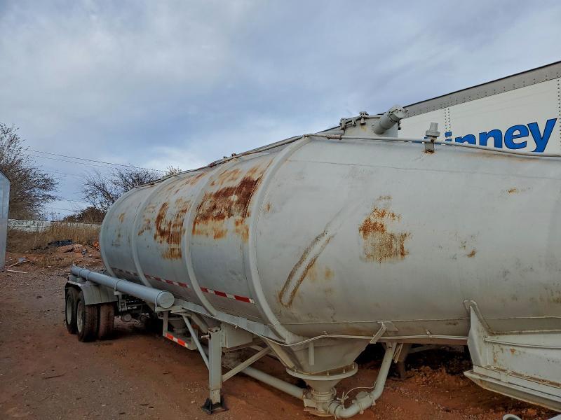 1961 Butl 1961 Pneumatic dry Bulk Trailer
