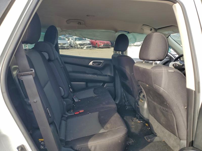 2019 Nissan Pathfinder s