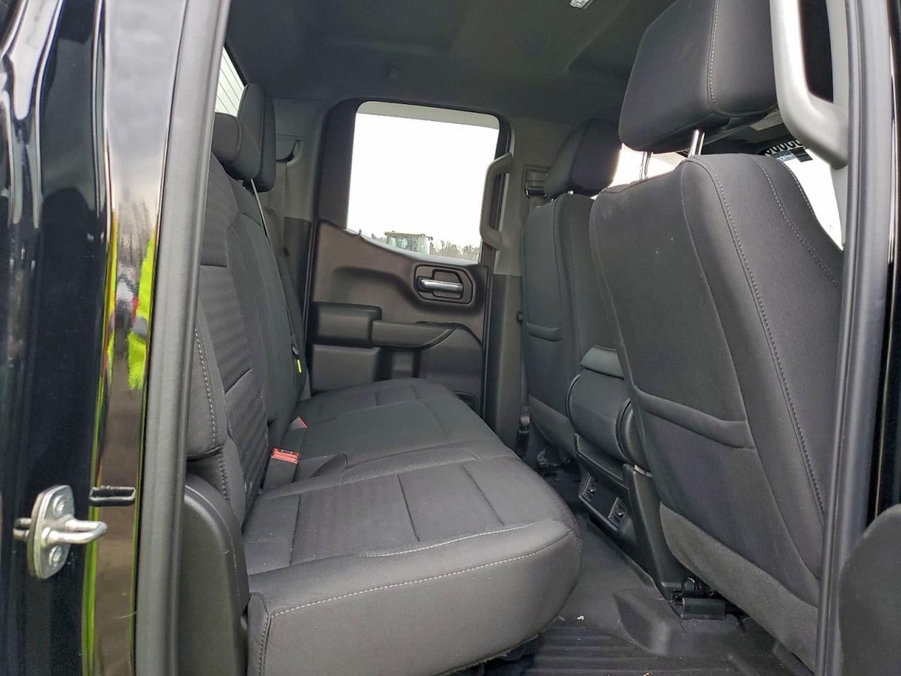 2022 Chevrolet Silverado K1500 Custom