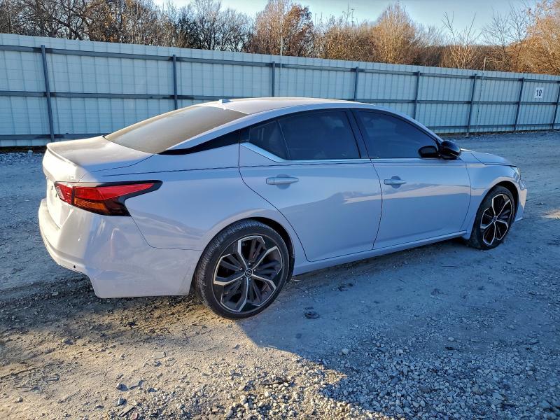 2024 Nissan Altima sr