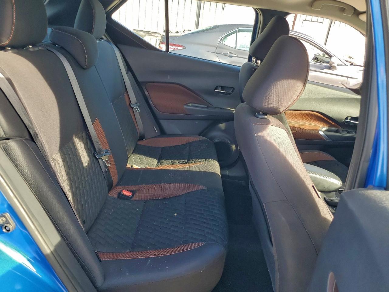2021 Nissan Kicks sr