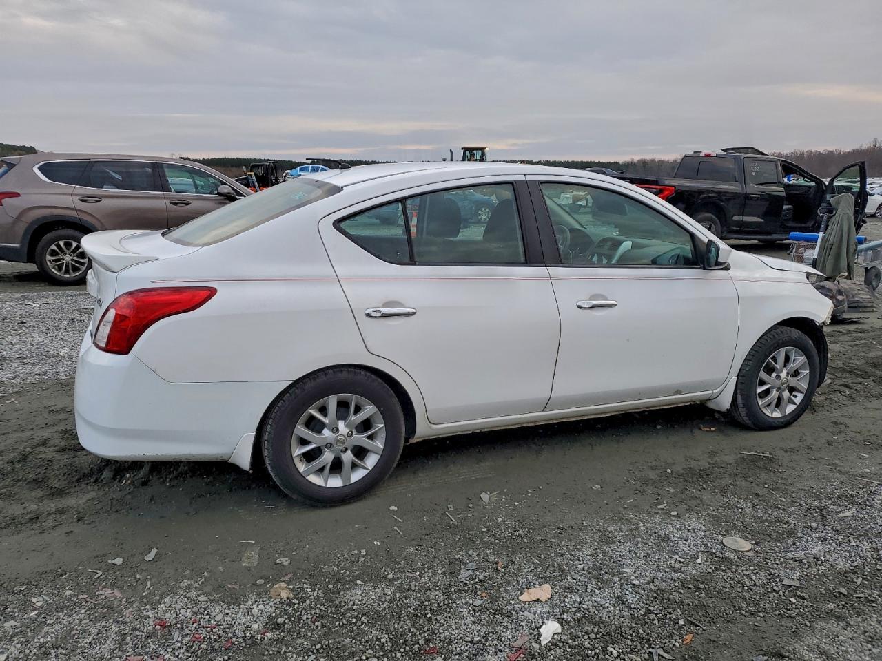 2016 Nissan Versa s
