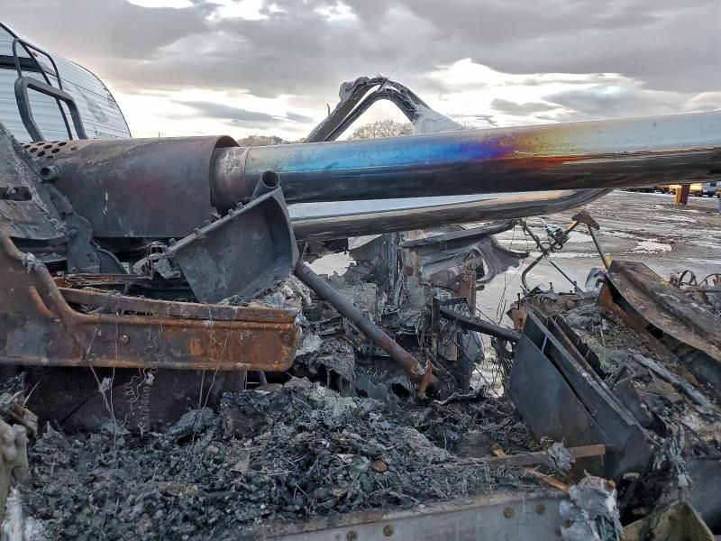 2000 Kenworth W900 Semi Truck