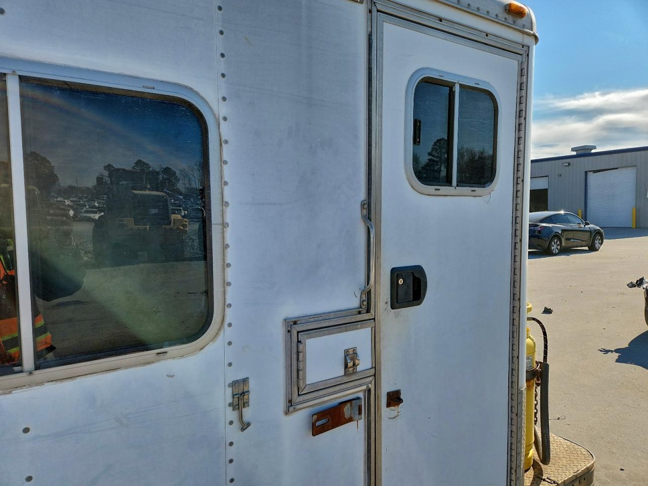 2000 Feat Trailer-Fiber Optic Trailer