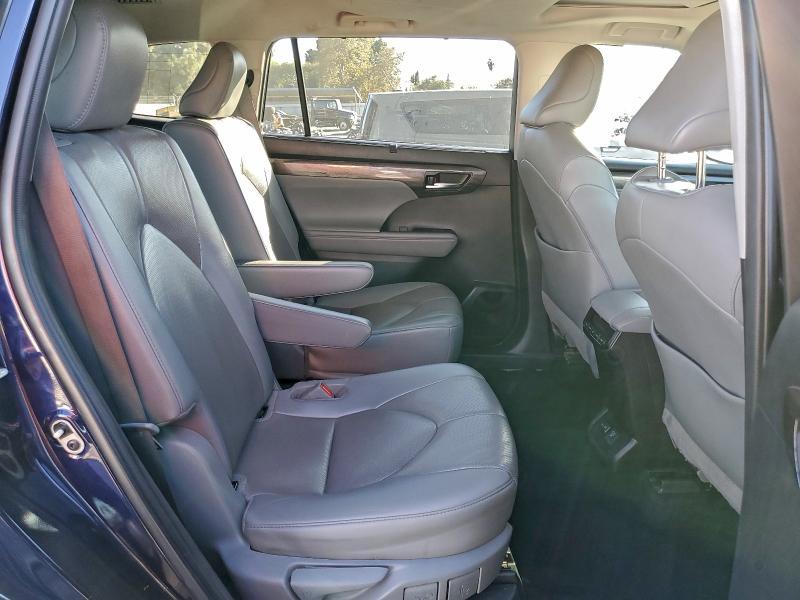2022 Toyota Highlander Hybrid Limited