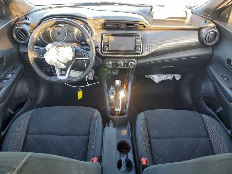 2020 Nissan Kicks s