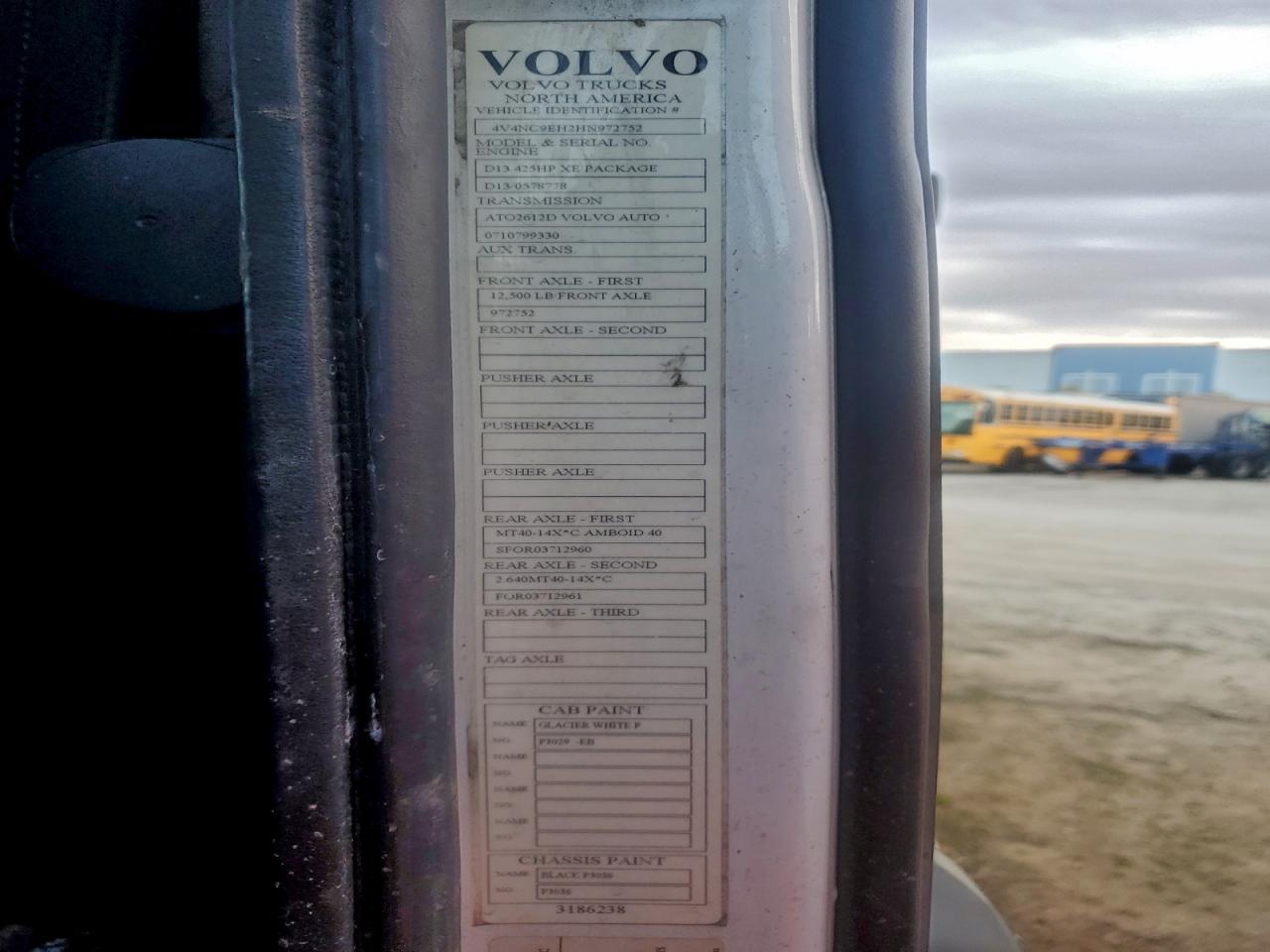 2017 Volvo VNL Semi Truck