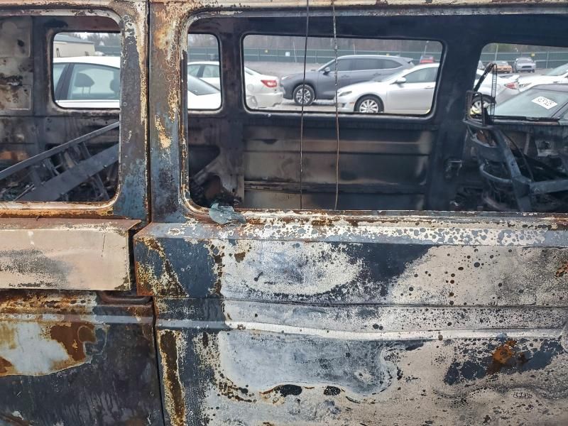 1986 Volkswagen Vanagon bus