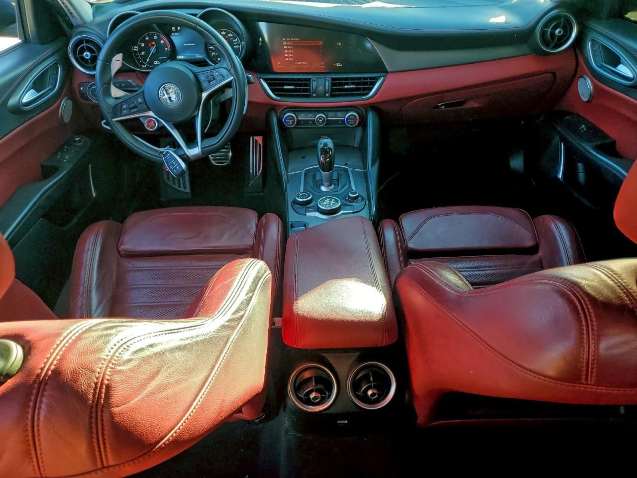 2018 Alfa Romeo Giulia ti Q4