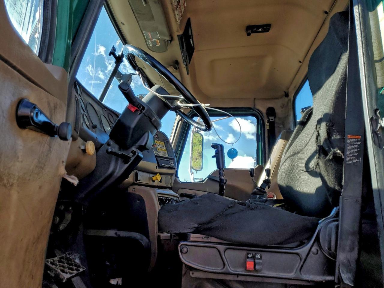 2007 Mack CV700 ROLL-OFF Container Truck