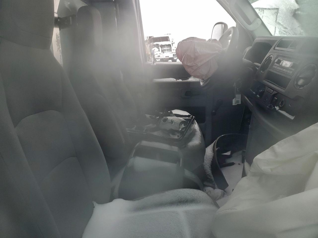 2022 Ford Econoline E450 Super Duty Cutaway Van